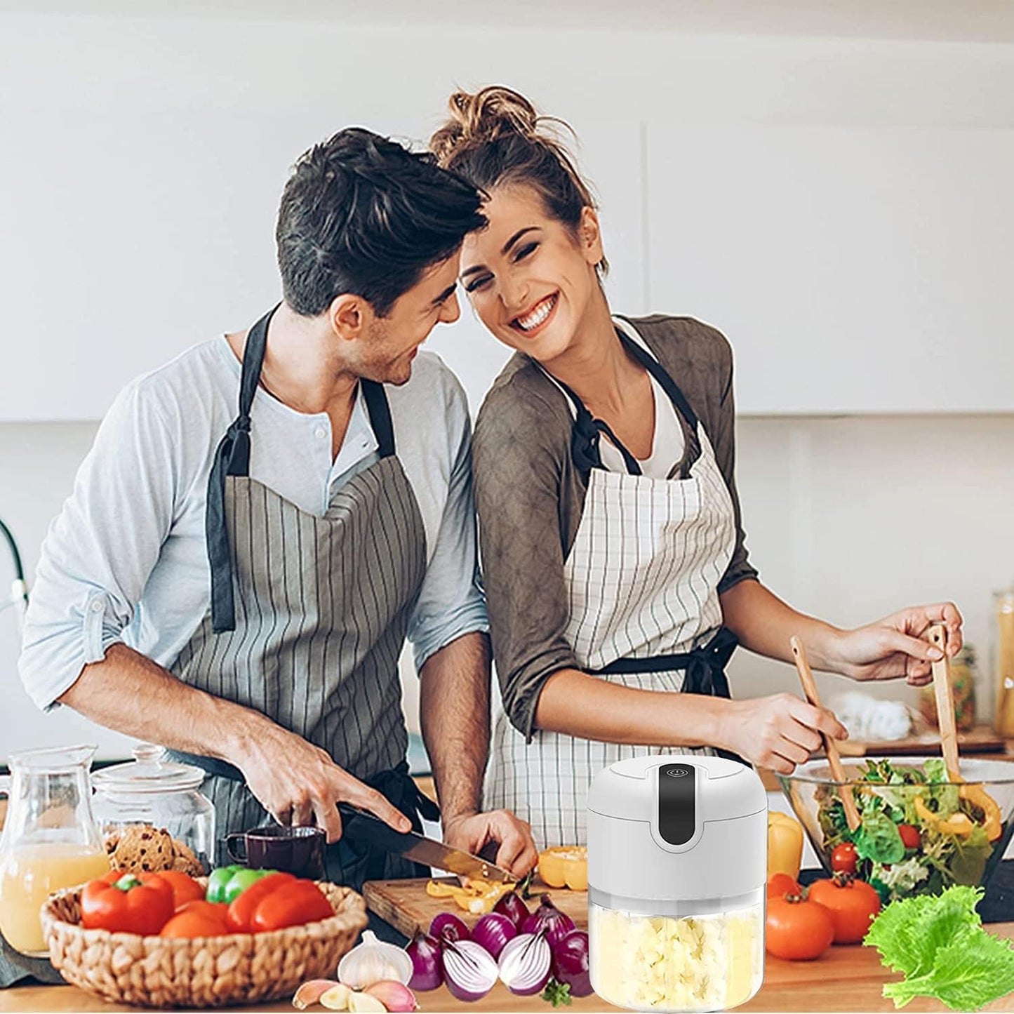 BIGTHREE Electric Mini Garlic Chopper, Portable Cordless Wireless Garlic Chopper, Food Chopper, for Garlic Onion Veggie, Dicing and mincing, in one food processor kitchen chopper masher (250ML)